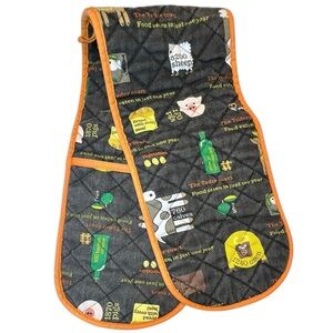 Tudor Court Double glove oven mitts - Animal Farm